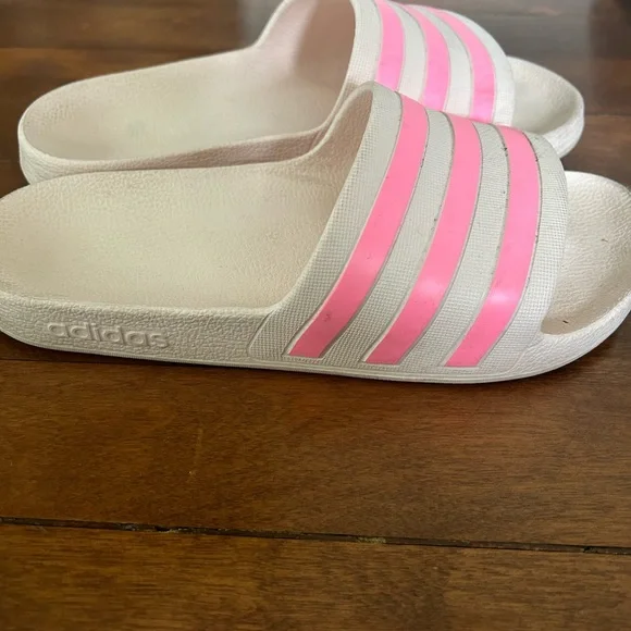 ADIDAS SLIDES - Picture 3 of 6